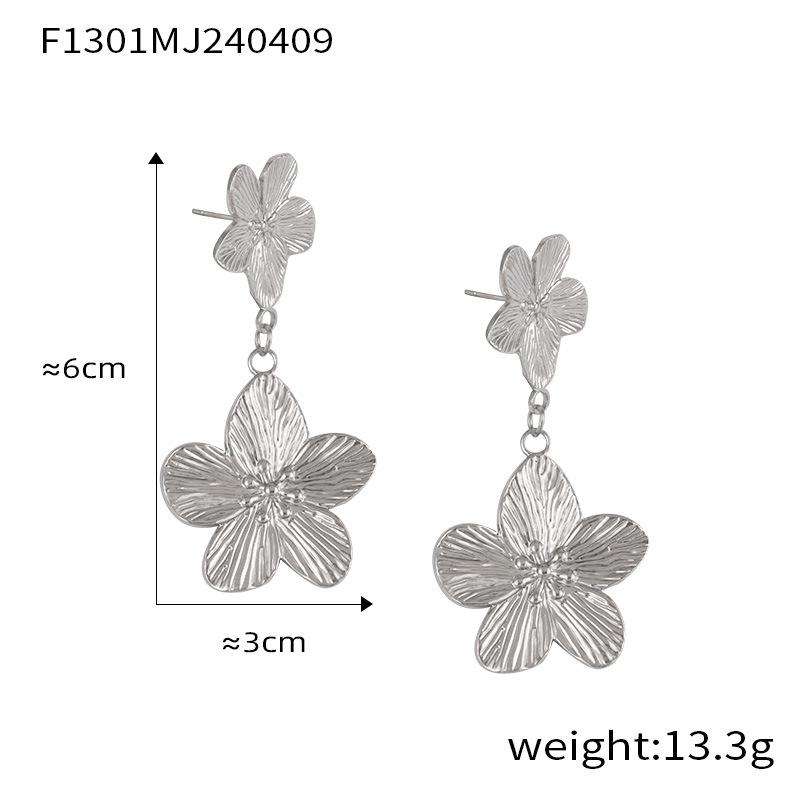 Elegant French Pearl & Butterfly Flower Earrings - Luxury Gold-Plated Titanium Steel Set
