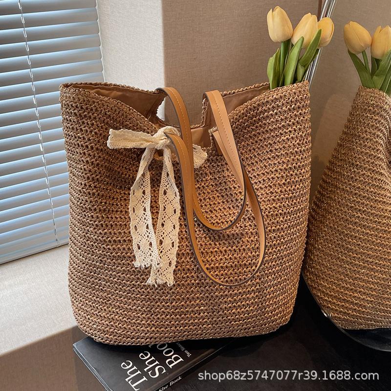 Large capacity bag women's bag 2025 new versatile one-shoulder seaside vacation beach bag woven straw tote bag
