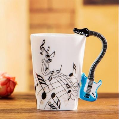 Kubek ucho gitara elektryczna niebieski kubek muzyka