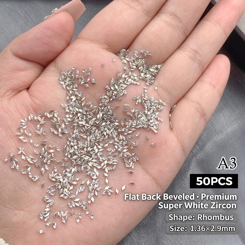 50Pcs Rhombus 3D Glitter Nail Decoration Diy Chic Tiny Crystal Ice-Transparent Mini Sparkle Nail Art Rhinestone