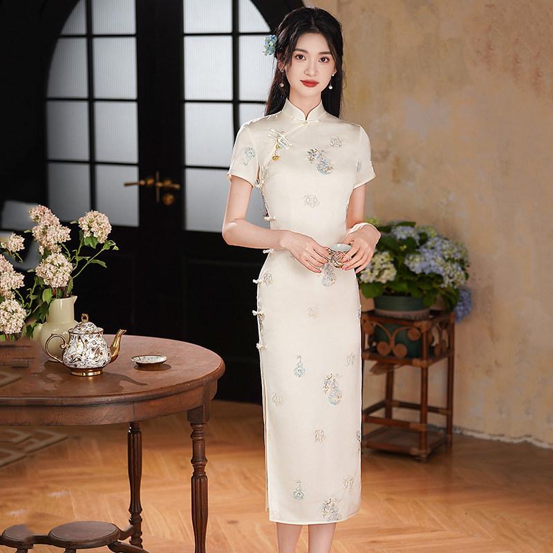Embroidery white sleeveless national style new Chinese style Suzhou long cheongsam improved young 1011 new women's high sense