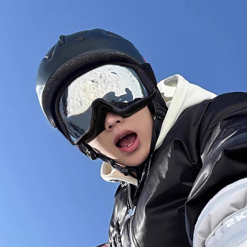 Unisex Skiing and Mountaineering Goggles: Windproof Anti-Glare Glasses for Outdoor Sports