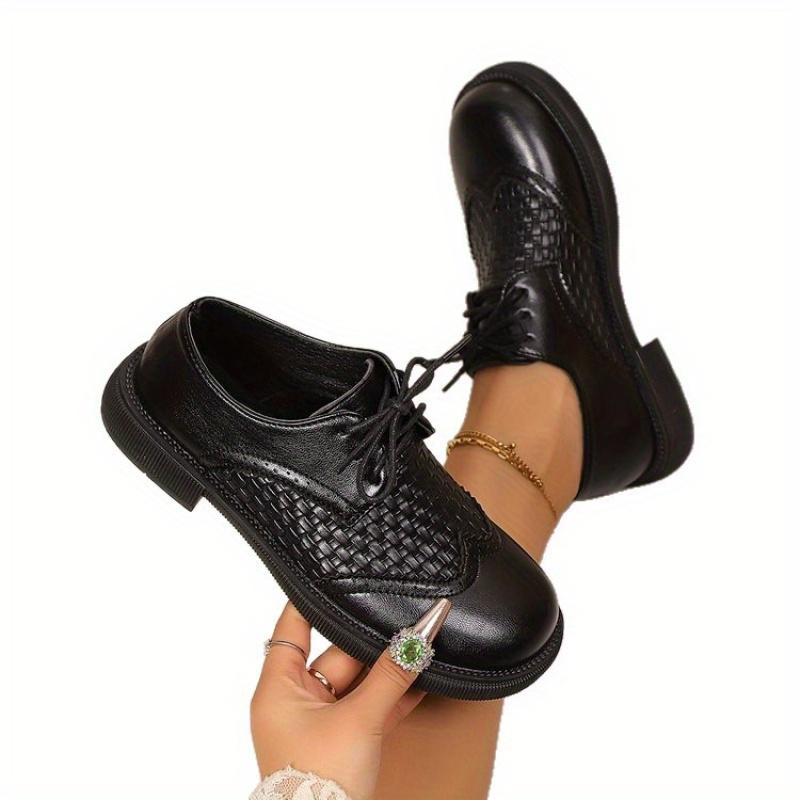 2025 New British Vintage Style Low-Heel Brogue Lace-Up Flat Professional Pumps for Women