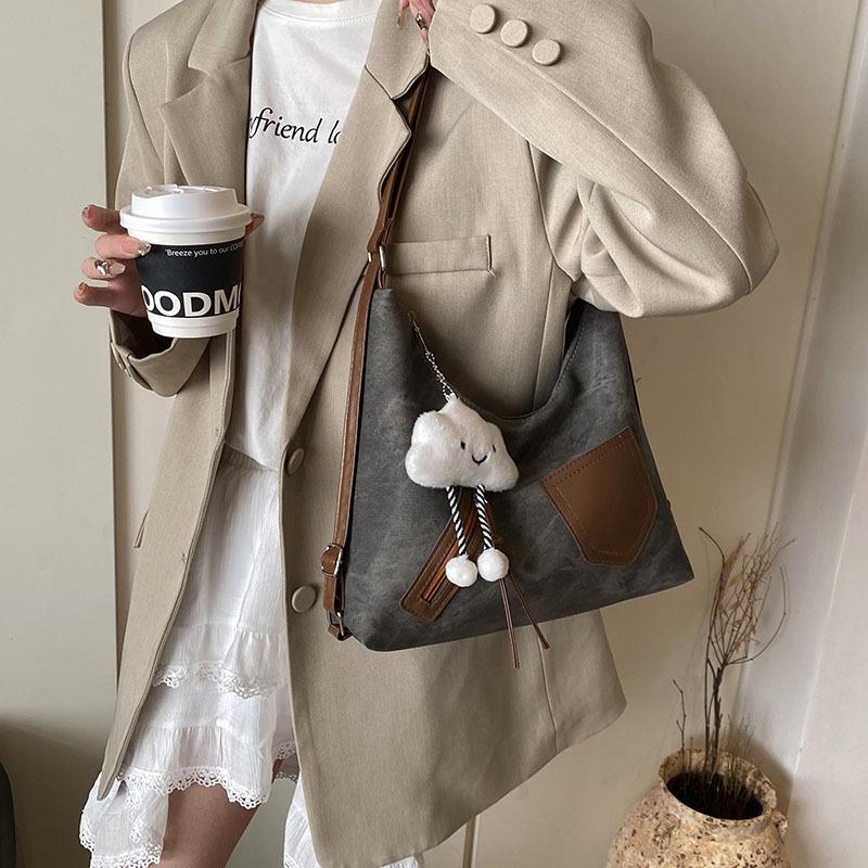 New spring retro contrasting color large capacity simple crossbody shoulder 2025 commuting new niche design tote bag