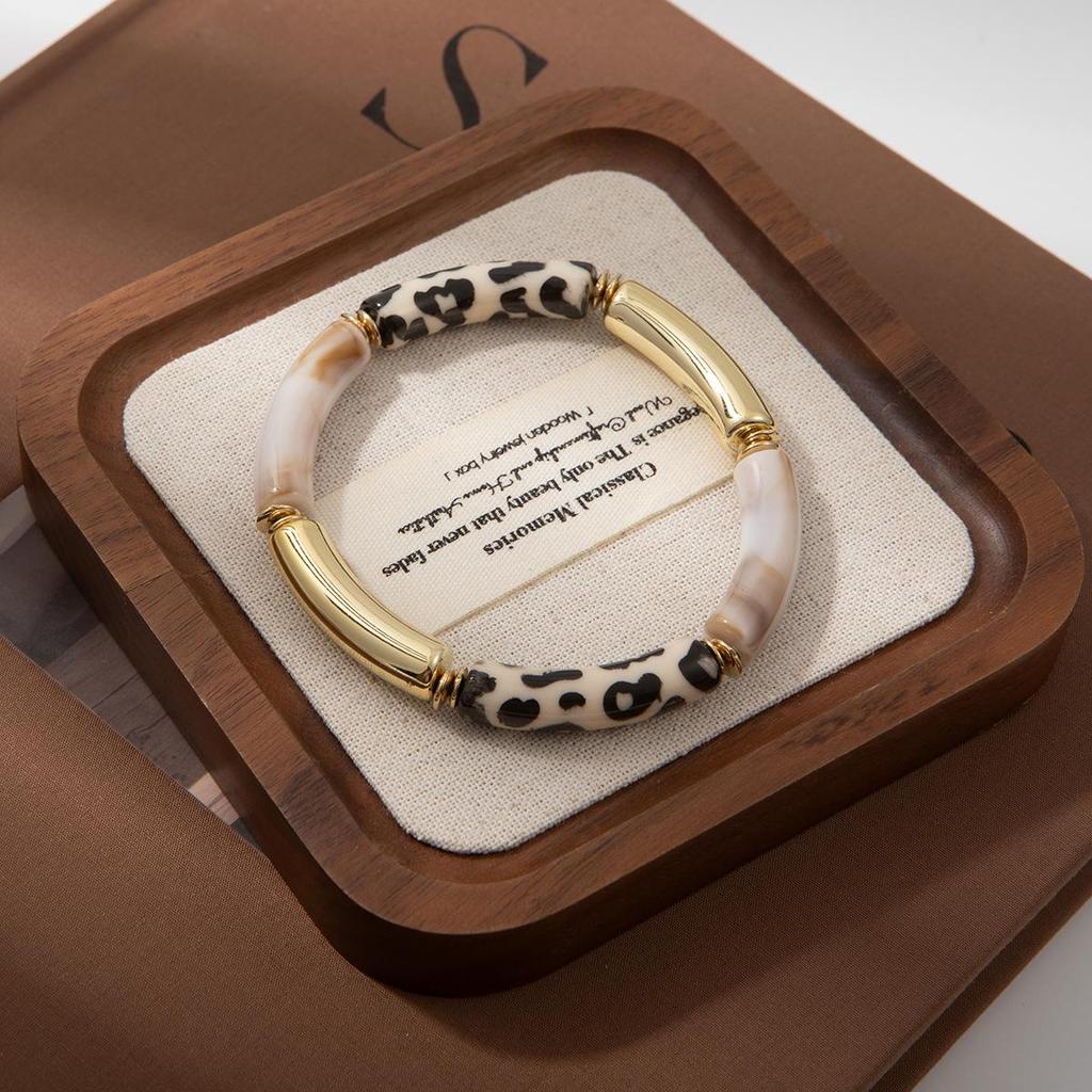 Bracelet Géométrique en Bambou Imprimé Léopard pour Femme - Accessoire de Mode Haut de Gamme