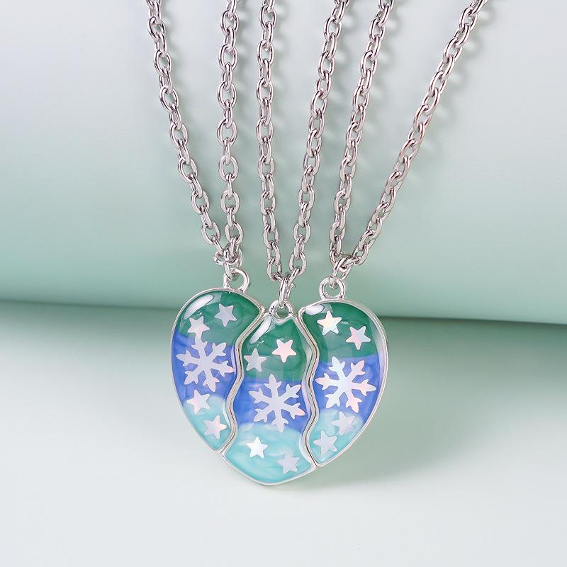 Magnetic Snowflake Heart Necklace: Three-Person Bestie Jewelry - Perfect Holiday Gift