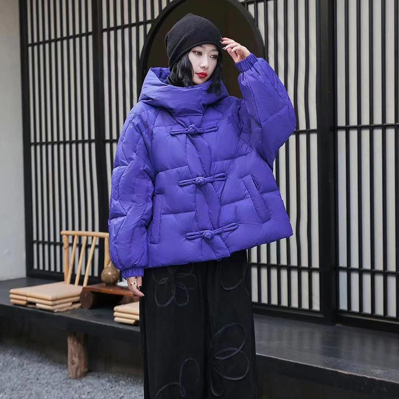 

Новый короткий пуховик в стиле гофэн женский 2025 зима большой размер свободный дизайн ощущение пряжка теплый пуховик с капюшоном тренд M