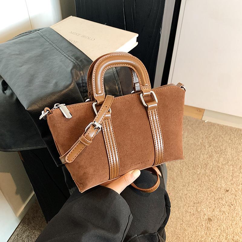 Premium handbag bag women 2025 new trendy fashion texture shoulder bag popular commuter messenger pillow bag