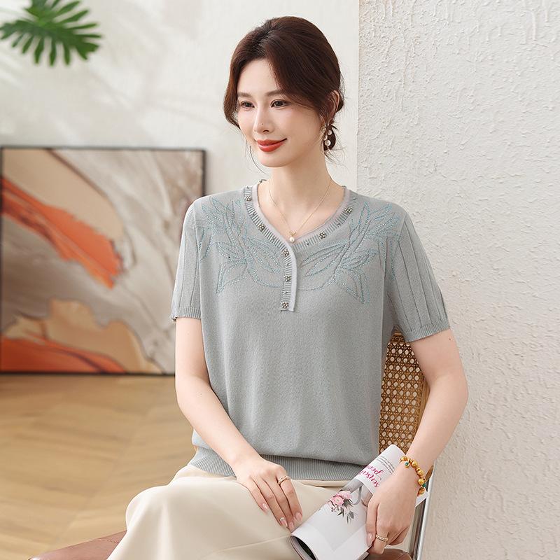 

Stylish Ice Silk Short-Sleeve Top & Cardigan for Middle-Aged Women - Summer 2026 Collection 3XL (140-160 lbs)