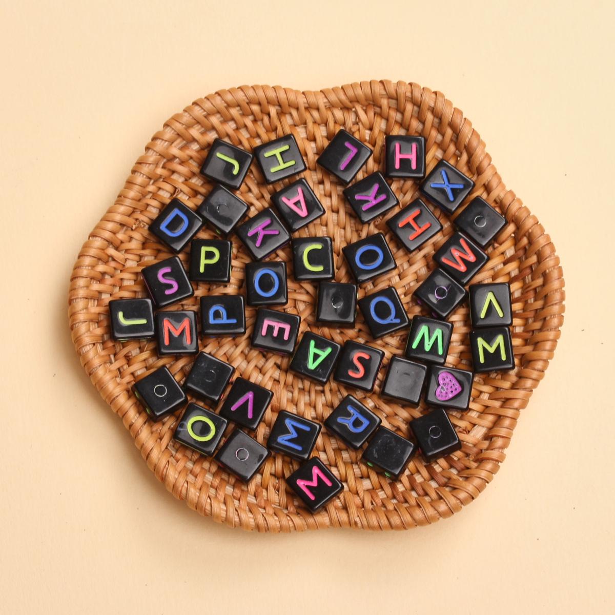 

40 шт. 9*7 мм разноцветные акриловые бусины с буквами AZ, плоские квадратные бусины с двойными отверстиями, сделай сам, ожерелье, браслет, изготовление ювелирных изделий