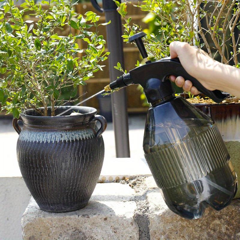 Large Capacity Plastic Handheld Mist Spray Bottle - Adjustable Nozzle, Easy-to-Use Watering Can for Gardening & Home Use