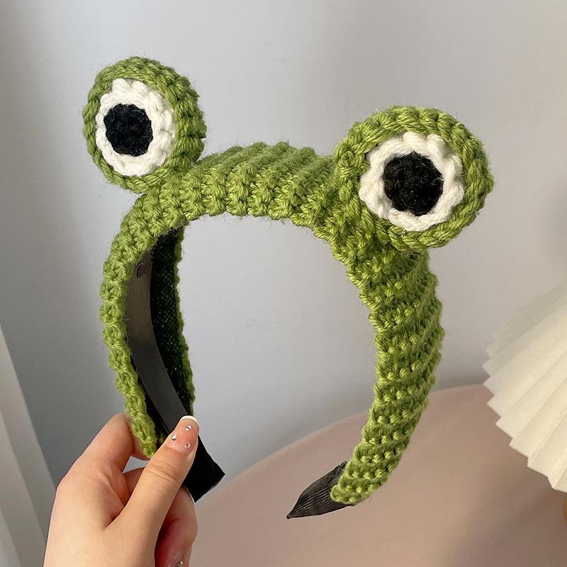 Women's Cute Frog Big Eyes Knitted Headband - Non-Slip Cartoon Hair Accessory