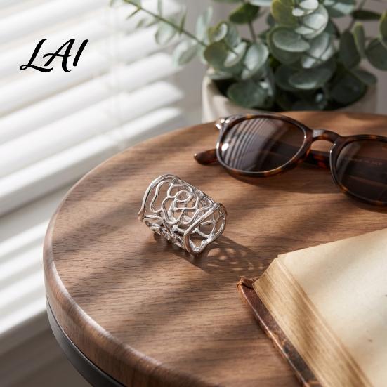 Geometric Scarf Clip Romantic Hollow Rose for Women Elegant Alloy Shawl Buckle Jewelry Gift Her Silk Scarves And Square Scarves Retro Floral
