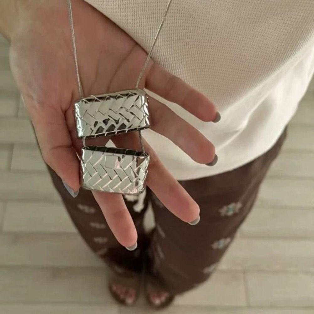 Metal Long Necklace with Water Bottle Pendant Women Choker  for Fashion Enthusiasts