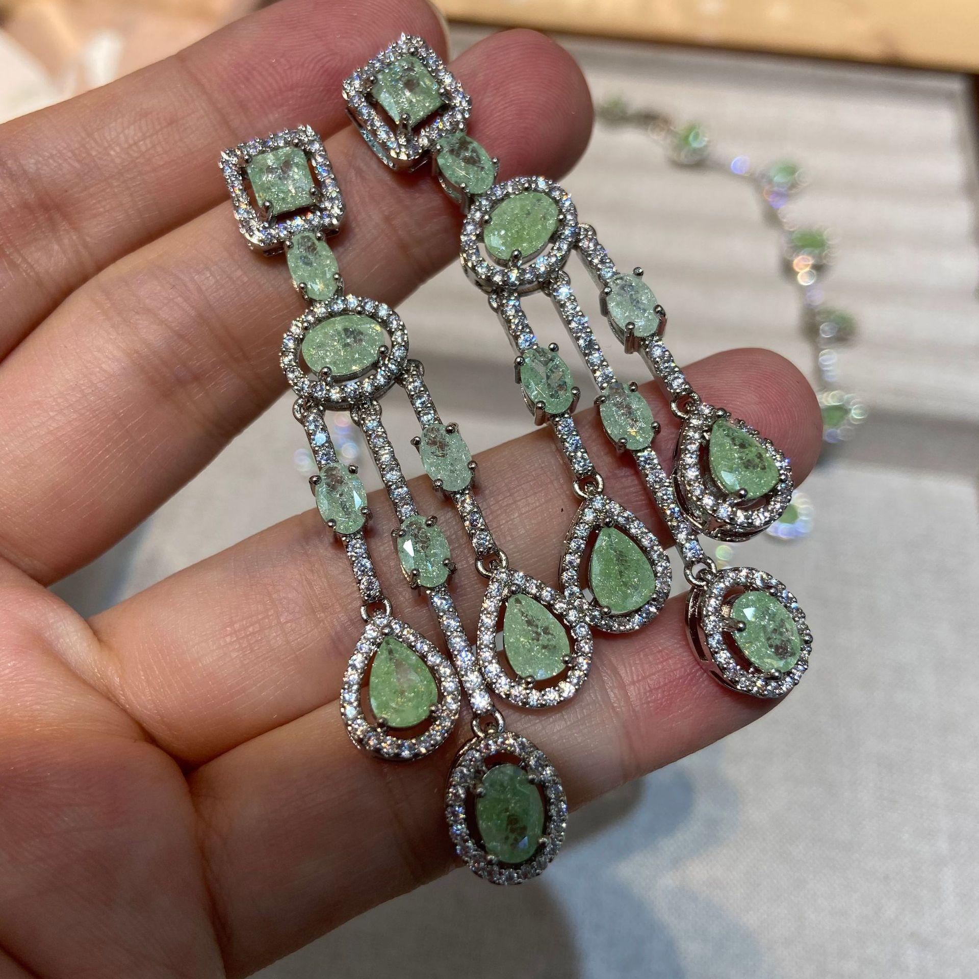 

Jewelry Color Treasure Italy Exquisite Simple Ice Flower Zirconium Jewelry Set Exquisite High-End Necklace Earrings