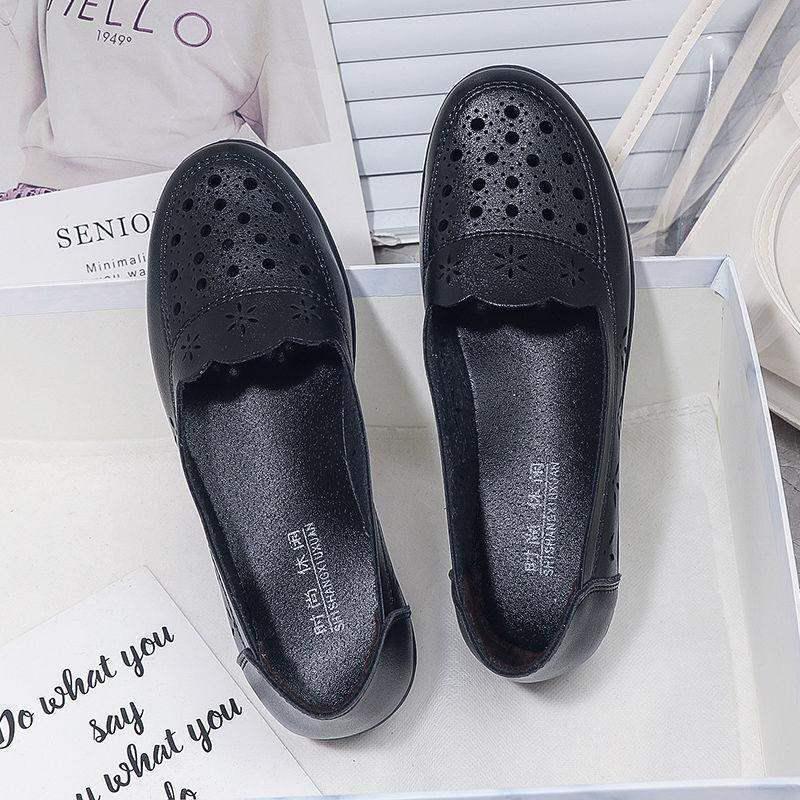 Women's Summer Soft Leather Breathable Non-Slip Sandals for Middle-Aged & Elderly