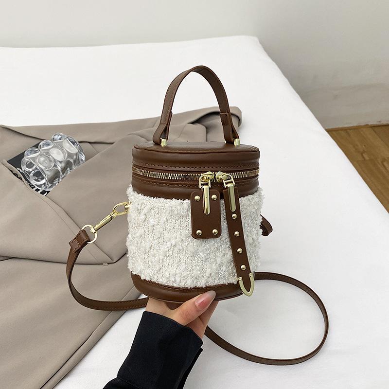 

2025 autumn new women s bag one shoulder crossbody portable women s bag bucket bag fashion foreign bag women белый