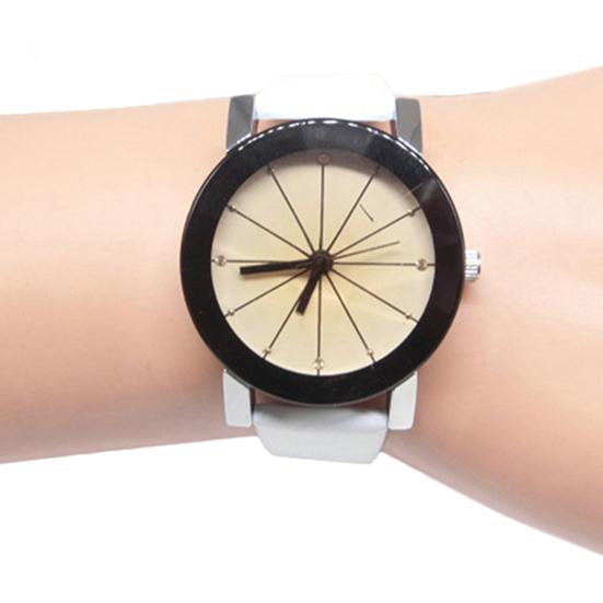Watch Easy To Read Round Dial Alloy Case Couple Quartz Wristwatch for Festival Gift