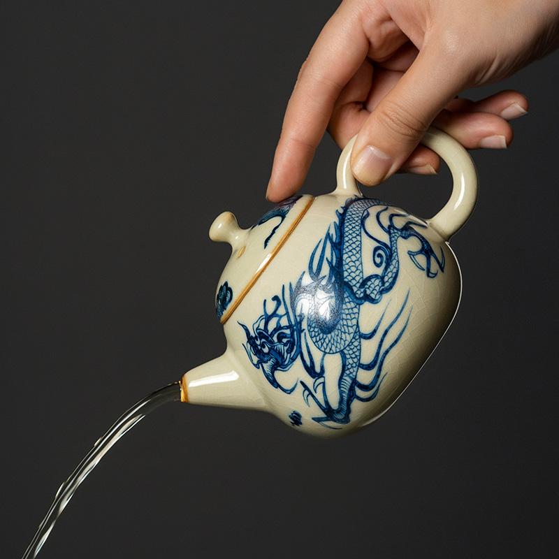 225ml Traditional Ru Kiln Blue And White Dragon Pattern Ceramic Teapot Dragon Egg Tea Pot Tea Infuser Kettle Kung Fu Tea Set