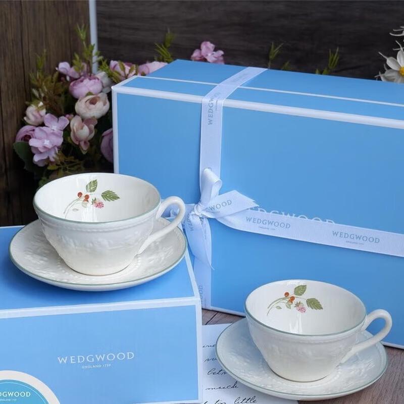 Wedgwood Joyful Holiday Raspberry Tea Set