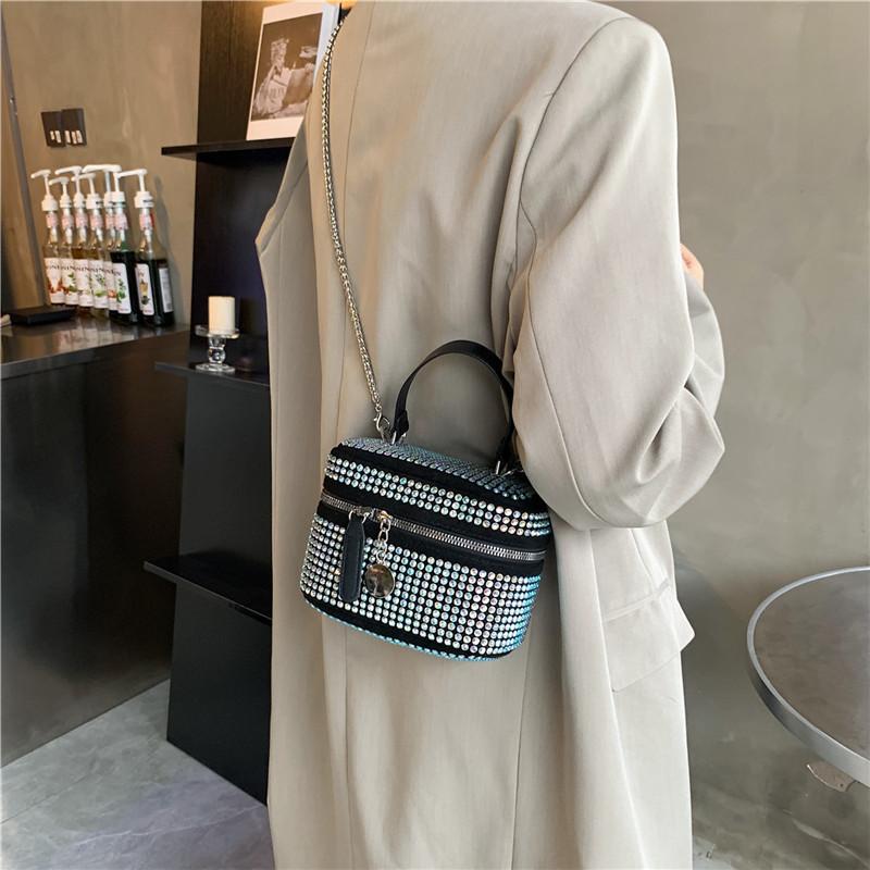 Chic Minimalist Handbag For Women Stylish Fall Bucket Bag With Chain Strap In Black Gray Silver