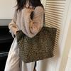 Casual Large-Capacity High-End Sense Versatile Exquisite Single Shoulder Simple Leopard Print Autumn New Women'S Portable Tote Bag