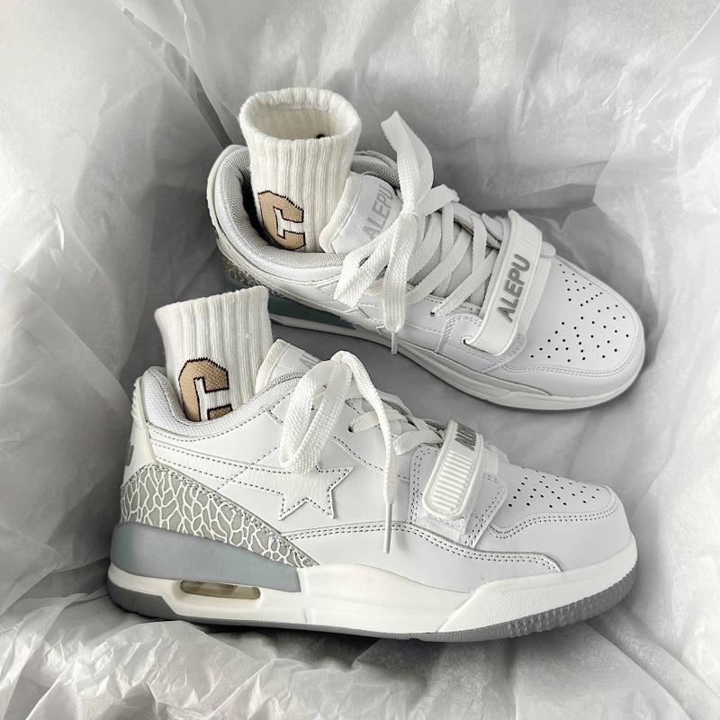 Thick Sole Sneakers Mens Designer Running Shoes Fashion Casual Leather Mesh Breathable Height Increased Thick Sole Sports Shoes