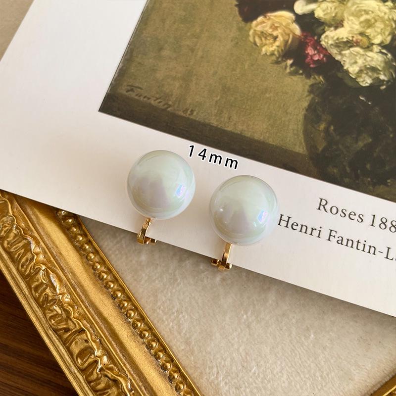 Korean Children's High-Gloss Pearl Luxury Necklace - Elegant Girl's Niche Clavicle Chain