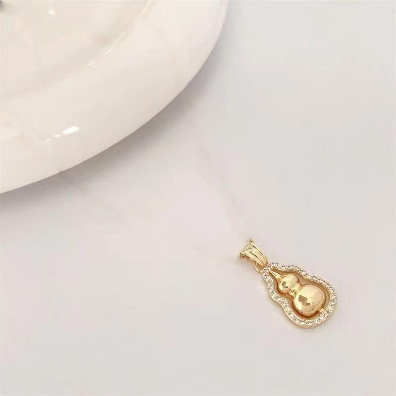 Chinese Style Diamond Gourd Pendant Necklace - High-End Design for Women