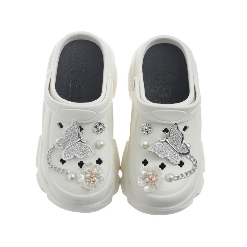 Women's Summer Platform Sandals: Closed-Toe Slippers with Thick Soles, Pearl Rhinestones, Chain Accents.