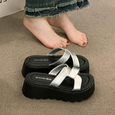 Thick-bottomed One-word Slippers for Women's Outer Wear 2025 New Models with Skirts French Casual Stepping On Shit Holiday Beach Cool Slippers