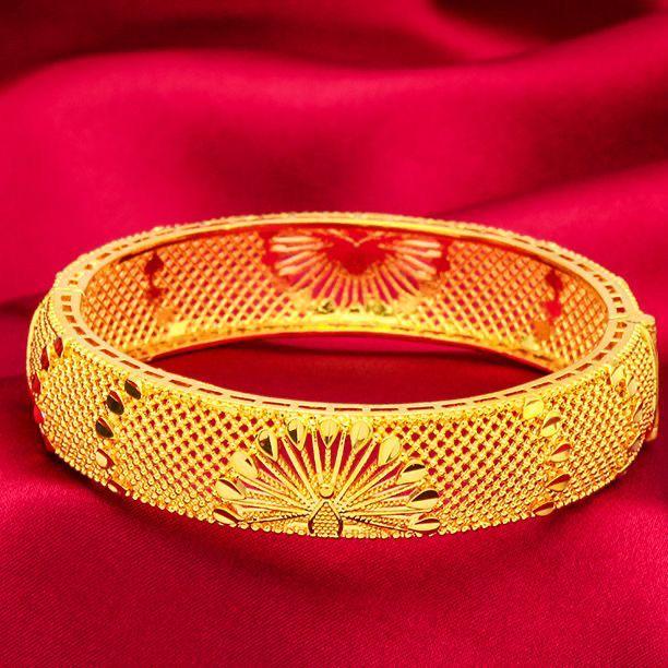 Vietnamese Sand Gold Peacock Bracelet: Luxury Open-Buckle Design, Versatile and Stylish.