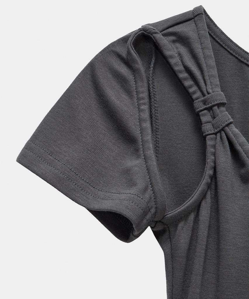 ETRE AU SOMMET Layered Buckle Line Top (Charcoal)
