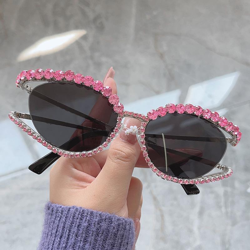 Fashion Luxury Crystal Shiny Sunglasses Women Sexy Cat Eye Rhinestone Party Elegant Sun Glasses Female Shades