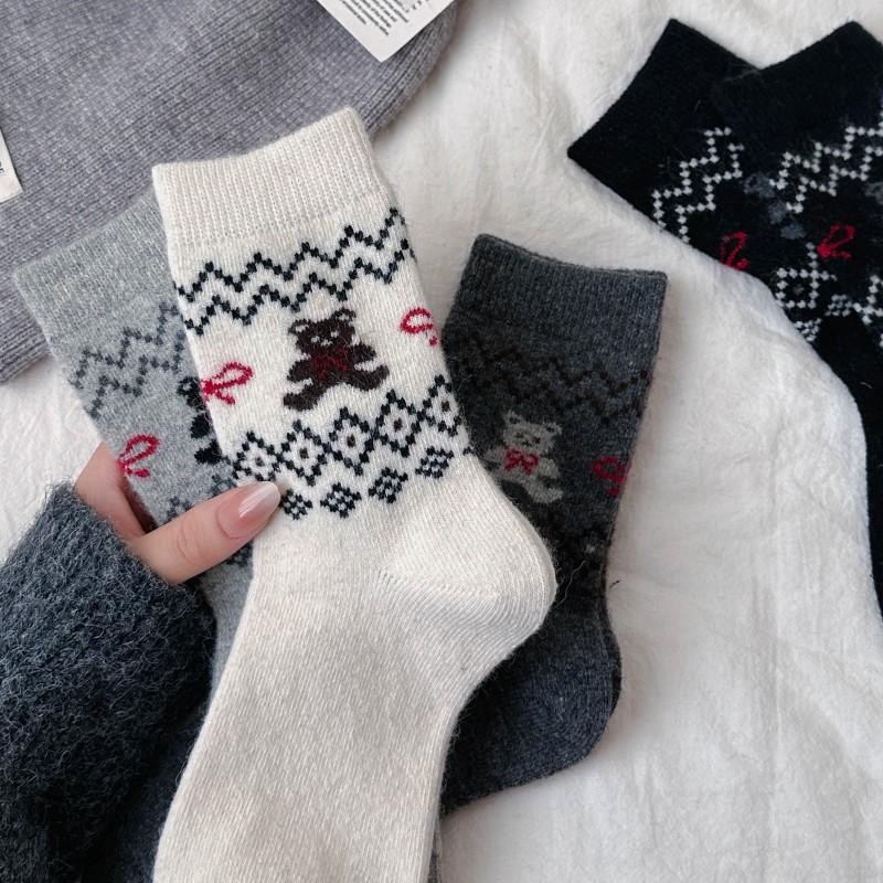 Retro Warm Socks for Women's Autumn and Winter, Bear Wool Socks, Wavy Cartoon Thickened Women's Socks