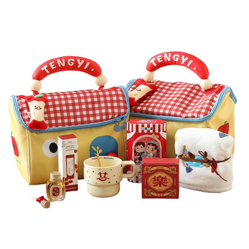 Geantă de machiaj elegantă pentru domnișoarele de onoare - Set cadou perfect pentru nuntă