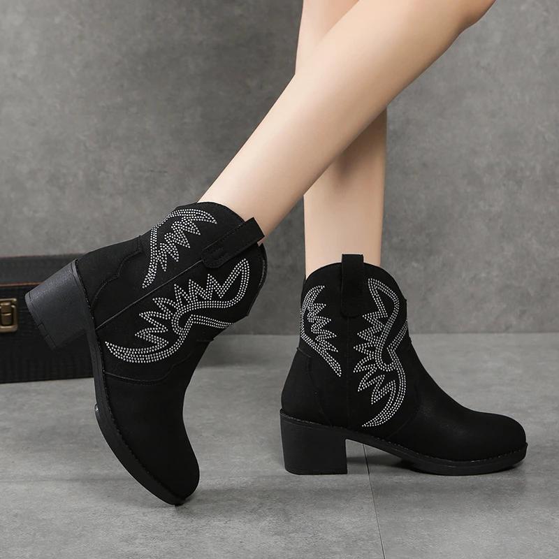 2024 Fashion Shoes for Women Slip on Women's Boots Autumn Round Toe Solid Short Barrel Chunky Heels Large Size Western Boots