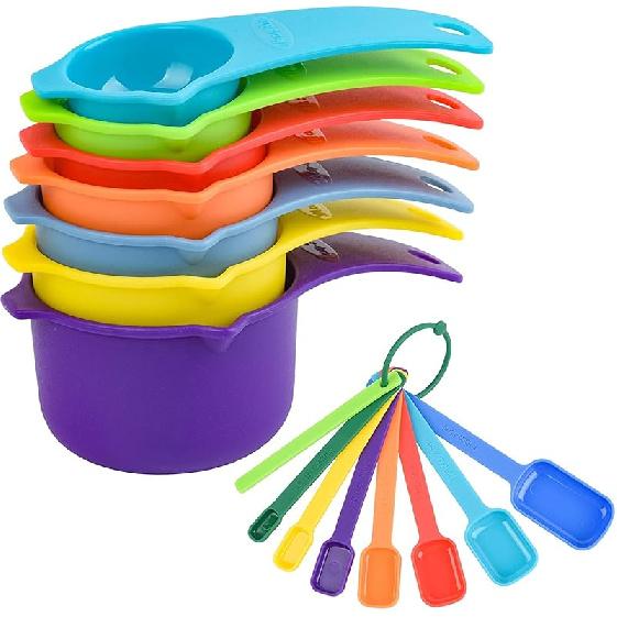 Measuring Cups and Spoons Set 15, 7 Plastic Measuring Cup Set, 7 Spice Long Handle Measuring Spoons with 1 Leveler for Kitchen and Baking, Dry Metric