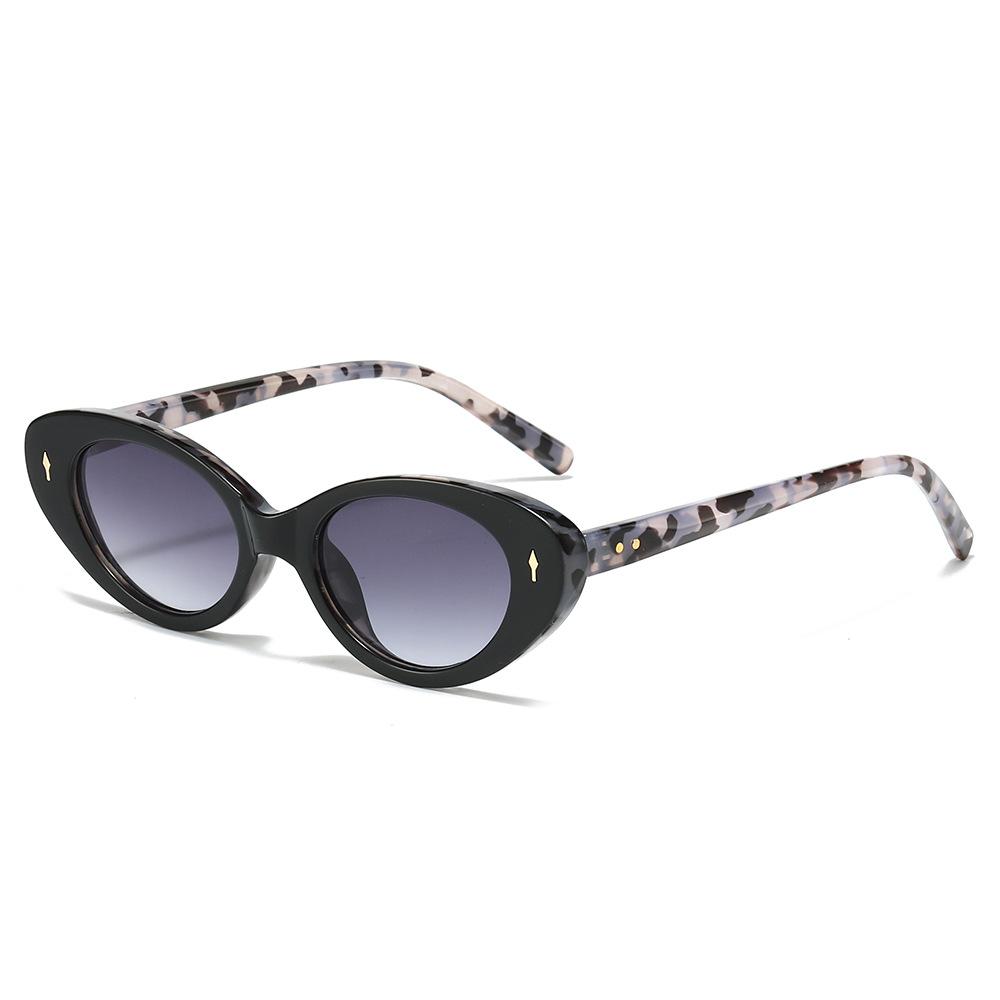  New Retro Cat Eye Women Sunglasses Fashion Candy Color Shades UV400 Men Trending Rivets Punk Sun Glasses