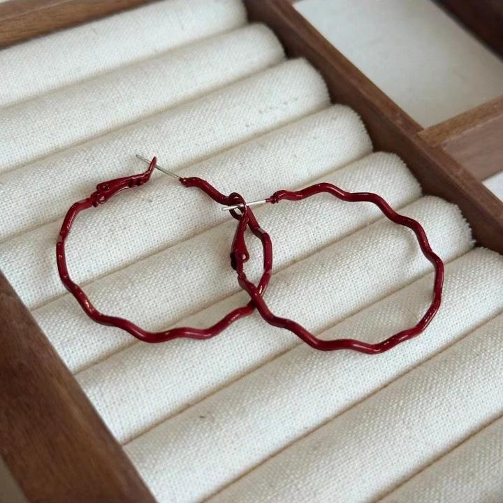 Новогодние новые ретро-серьги Ankola красные волнистые, изысканный темперамент, повседневные серьги маленькие