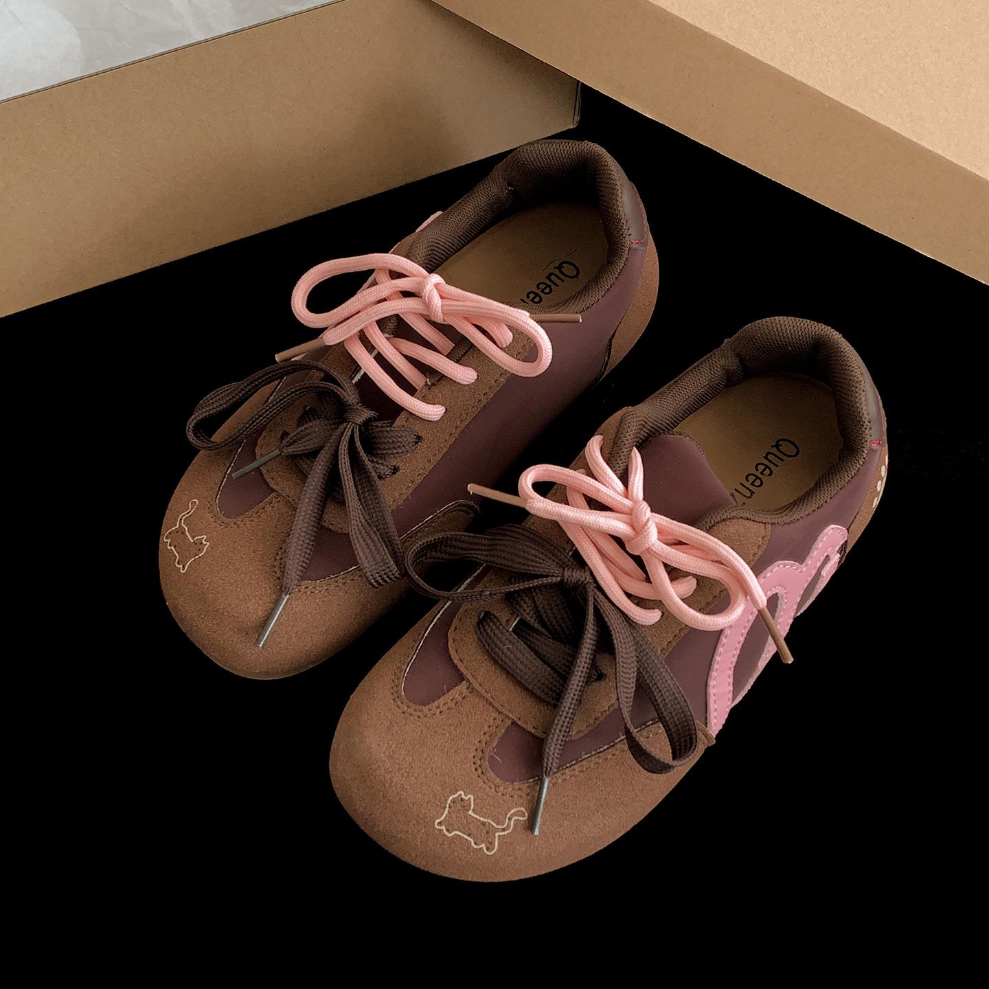 

Трендовые американские красные ретро кроссовки на плоской подошве с внутренней танкеткой, немецкие тренировочные туфли, женские, 2025 новая летняя универсальная обувь на мягкой подошве для повседневной носки 41 коричневый