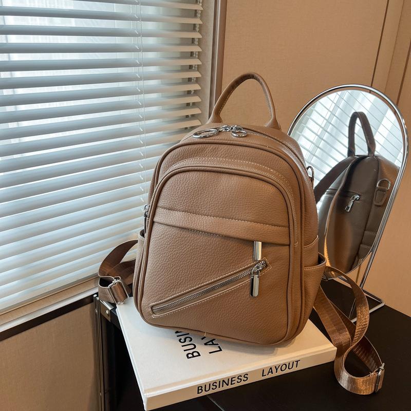 Large capacity backpack women's leisure new fashion portable student bag high-end simple backpack