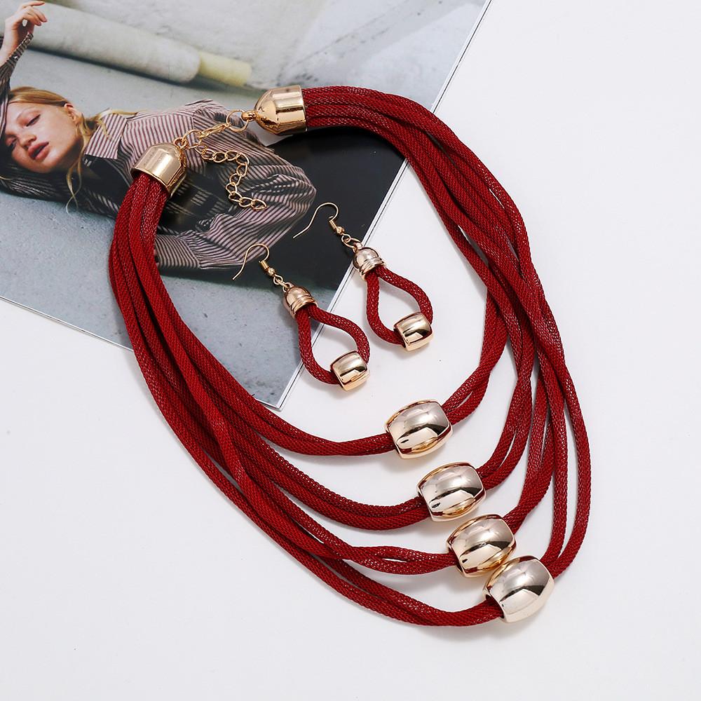 

Chain Style Metal Jewelry Set With Pendant For Art And Vintage Fashion Burgundy