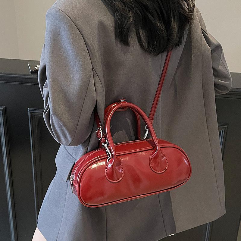 Fashion High Sense Niche Casual Versatile Baguette Bag Women's 2025 Spring and Summer New Solid Color Handbag Messenger Bag