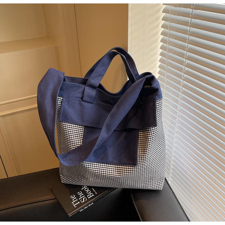 New fashionable high-value large-capacity tote bag shoulder cloth bag women's commuter fashion multi-pocket