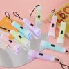 Bunte Mini-LED-Taschenlampe: Kleine Kunststoff-Handleuchte Spielzeug für Kinder