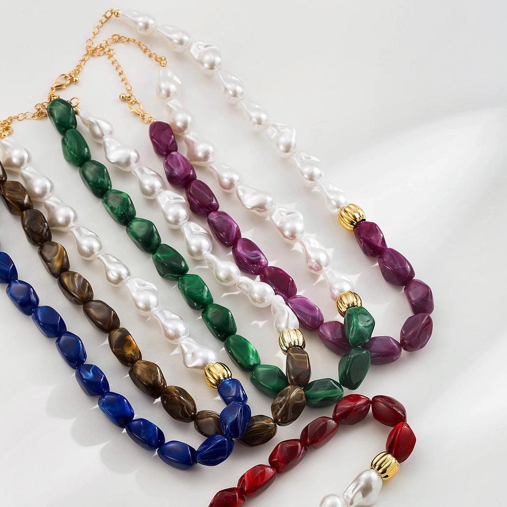 Retro Color Block Beaded Geometric Necklace with Pearl Resin Clavicle Chain