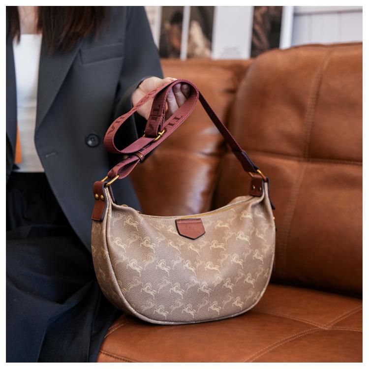 High-Capacity Women's Crossbody Dumpling Bag 2025: Versatile & Stylish Quality Design