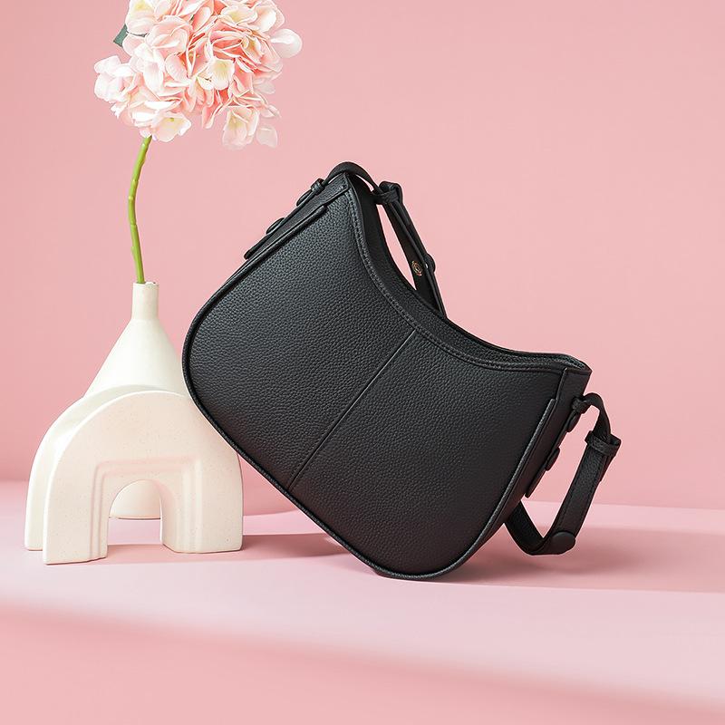 2025 Spring Autumn Winter New Women's Bag Commuting Fashion Versatile Shoulder Bag High-end Niche Genuine Leather Underarm Bag