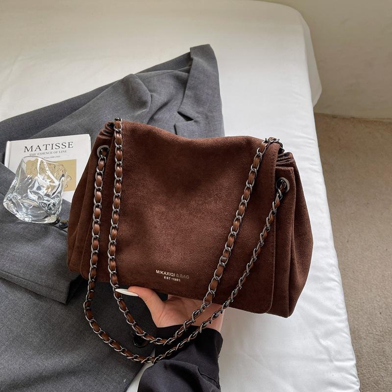 Textured Chain Versatile Women's Bag New Popular Fashion Large-capacity Leisure Commuting Shoulder Armpit Bag
